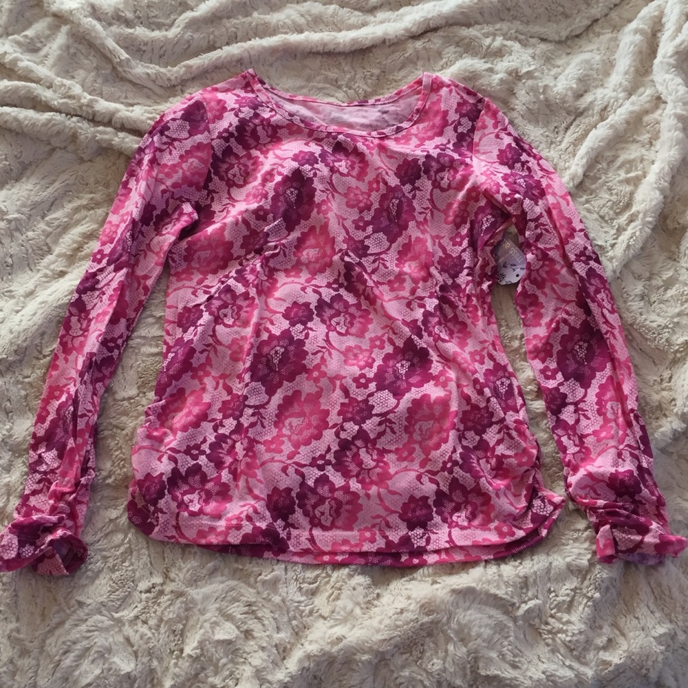 pink long sleeve shirt with flowers on it💖💜🌺